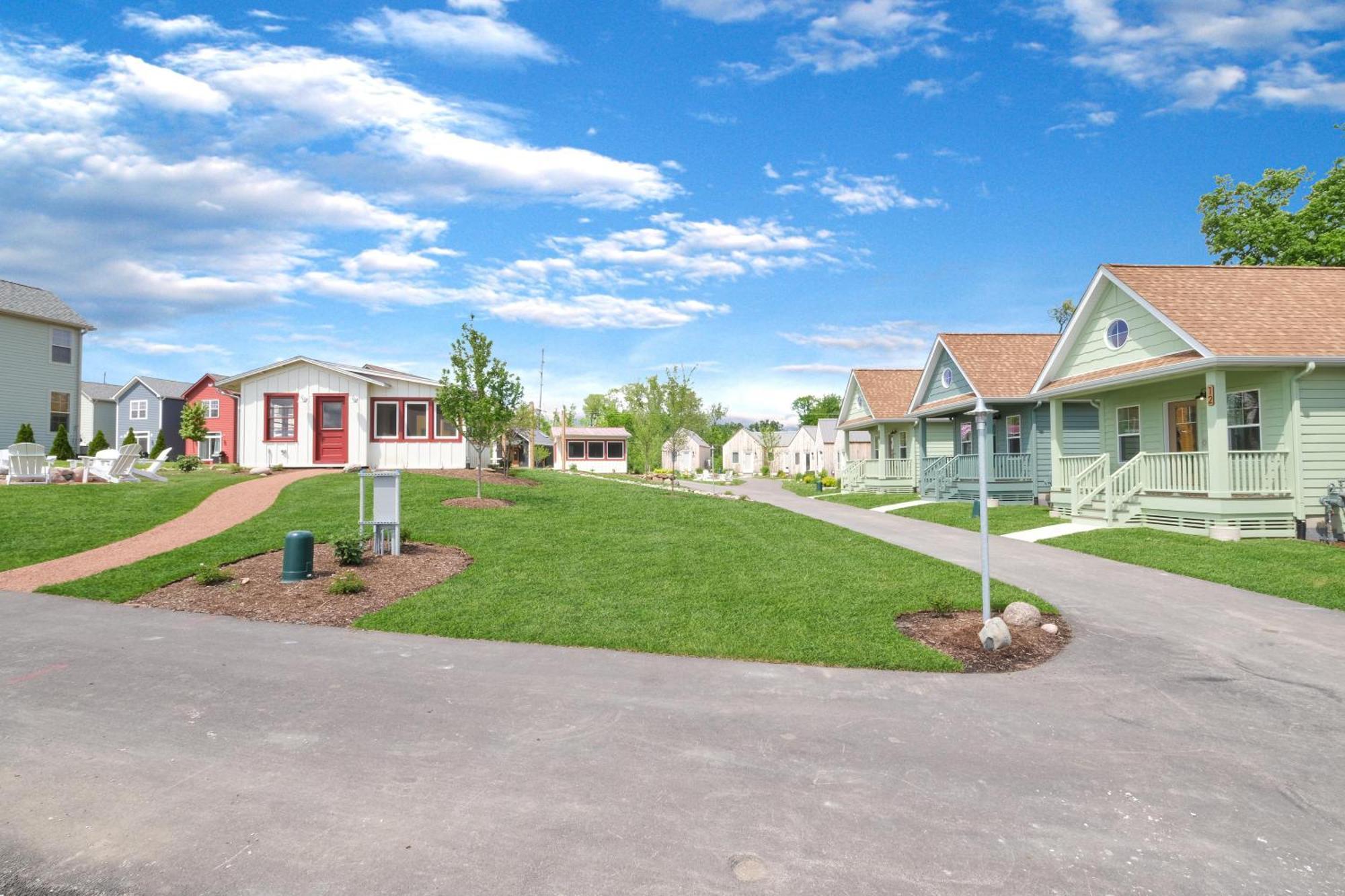 Bunkies- The Hold Villa Ottawa Exterior photo
